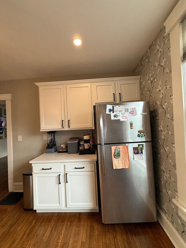 Building Photo - 4 Bedroom, Two Story House