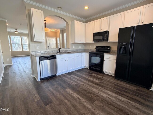 Building Photo - 651 Cupola Dr