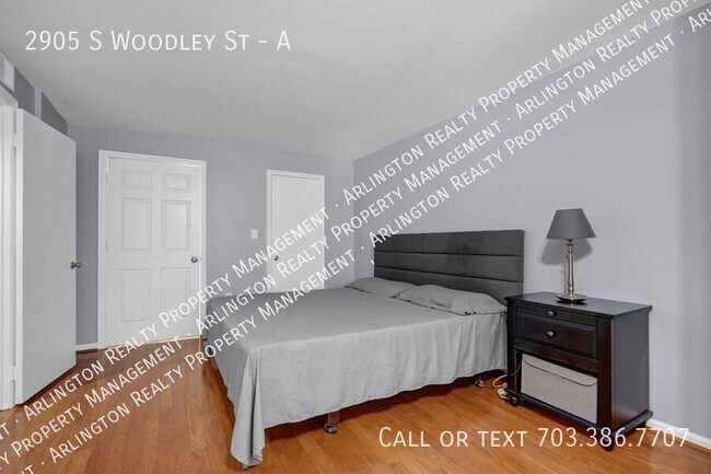 Building Photo - 2905 S Woodley St