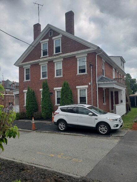 Primary Photo - 4 Farnsworth Ct
