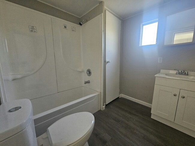 Building Photo - 6280 Hamilton Dr