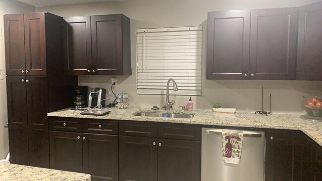 Building Photo - 4 Steens Rd