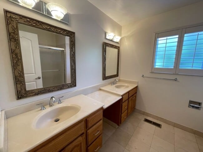 Building Photo - Wonderful 4 bedroom, single level home in ...