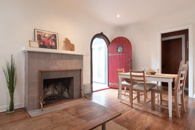 Building Photo - 2756 Locksley Pl