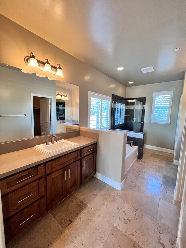 Building Photo - Stunning 3 Bedroom, 2.5 Bath Single Family Home, Gated Community, Beautiful Inside & Out!