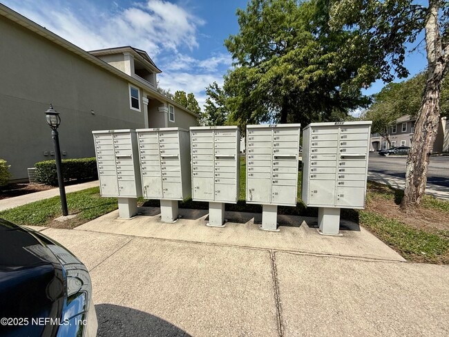 Building Photo - 6106 Maggies Cir