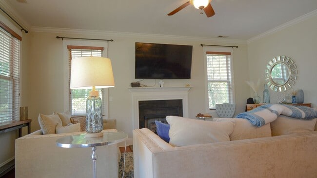 Building Photo - Cozy 3 Bedroom, 2 Bath, Fenced in Backyard in the Neighborhoods of Holly Ridge