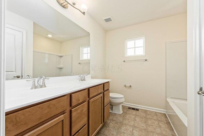 Building Photo - 6135 Brandon Dr