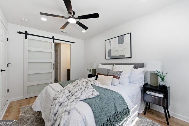 Building Photo - 2541 Santa Barbara Dr NW