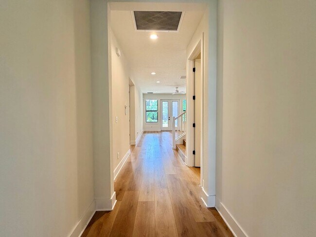 Building Photo - Brand New Custom 5/3.5 Home Steps from Downtown Winter Garden!