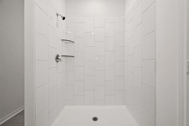 Building Photo - 16737 Oak Bough Dr