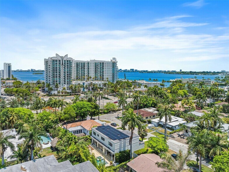 Building Photo - 7800 Center Bay Dr