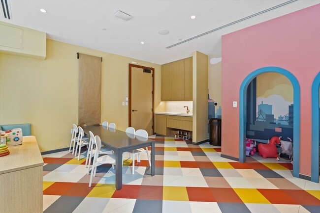 Building Photo - 135 Seaport Blvd