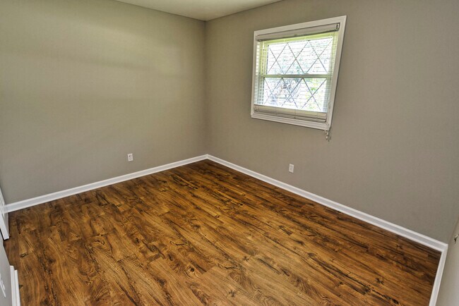 Building Photo - 2635 Netherton Dr