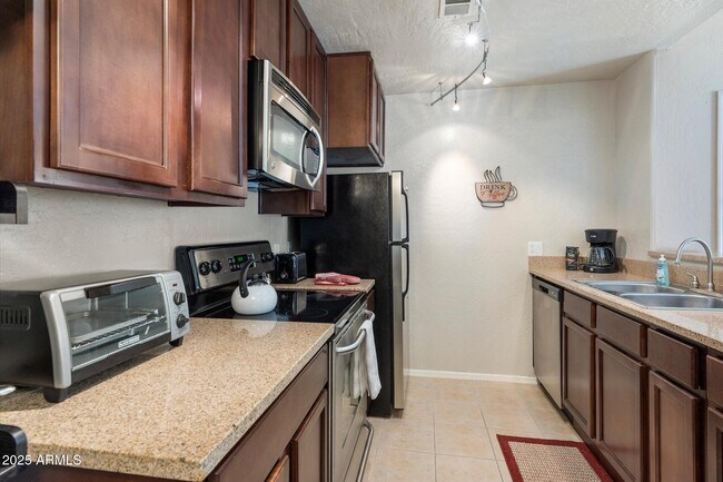 Building Photo - 14145 N 92nd St