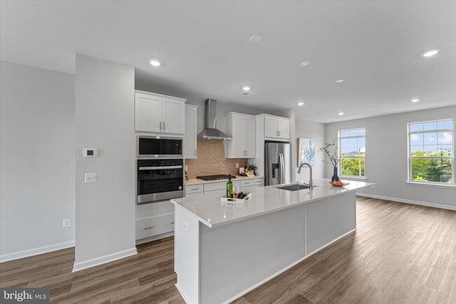 Building Photo - 705 Sawback Sq NE