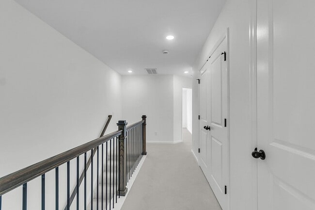 Building Photo - 443 Duskywing Dr
