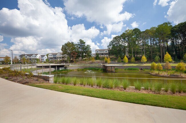 Building Photo - Stylish End-Unit Townhome Minutes From Gra...
