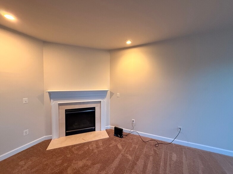 Building Photo - 605 Whetstone Glen St