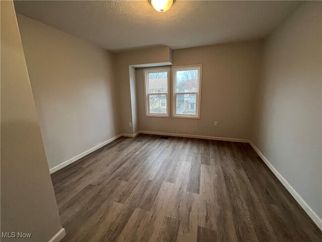 Building Photo - 3633 Tullamore Rd