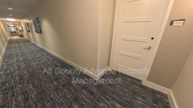 Building Photo - 920 N Osceola Ave