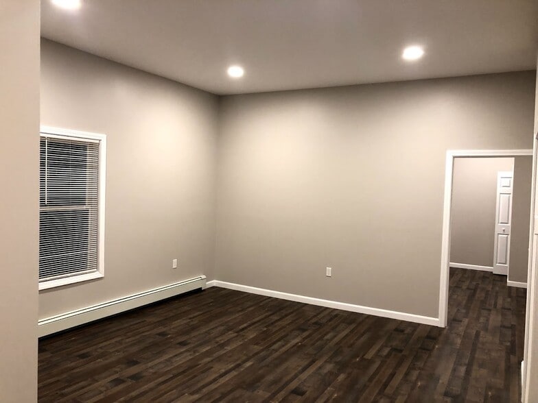 Building Photo - 69 Hampshire St