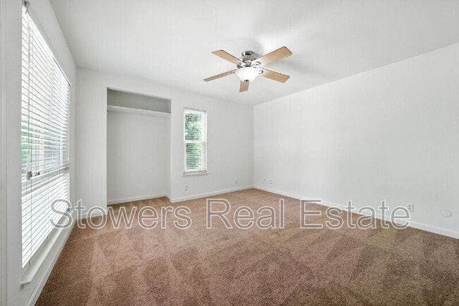 Building Photo - 617 Garden Creek Pl