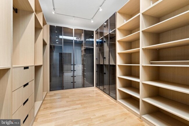 Building Photo - 3554 Military Rd