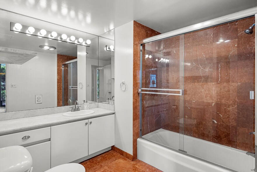 Building Photo - 2160 Century Park E