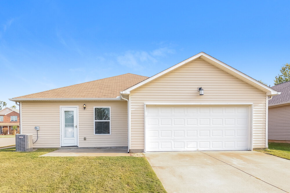 Building Photo - 3671 Blaze Dr