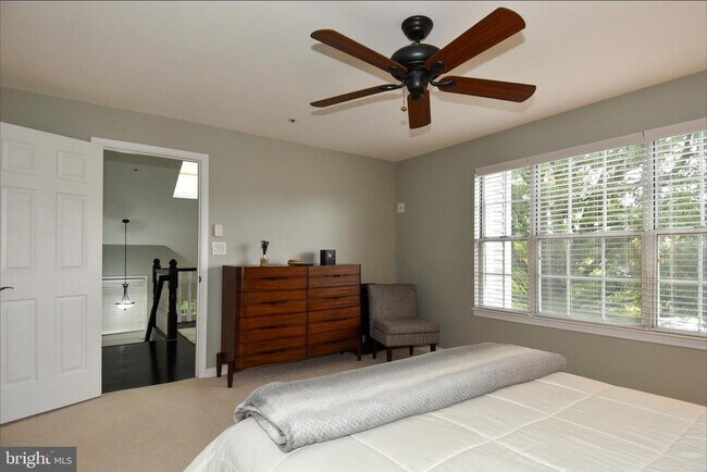 Building Photo - 406 Fortress Way