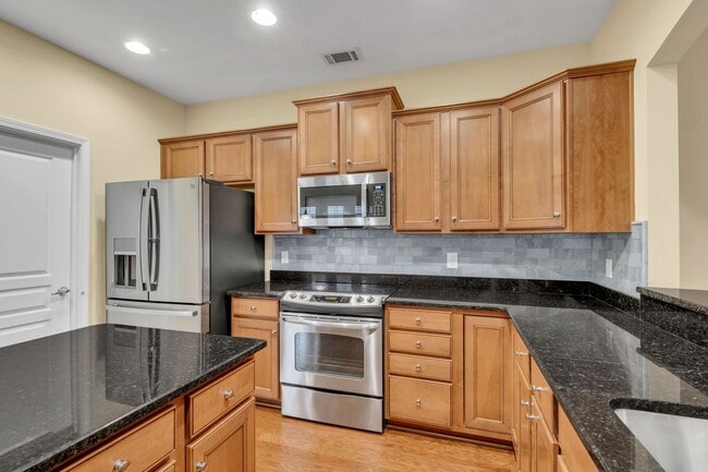 Building Photo - Del Webb Lake Providence Home