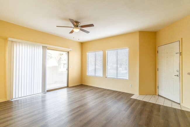 Building Photo - Beautiful, freshly upgraded 2 bedroom/ 2 bathroom condo in Mesa!