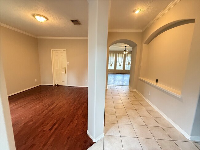 Building Photo - 5126 Winterwood Dr