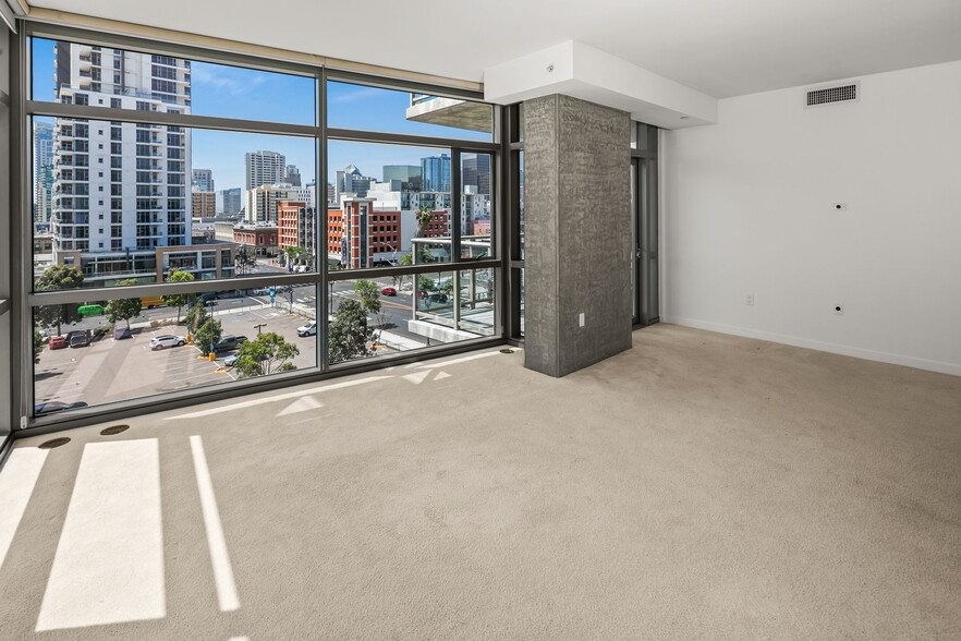 Building Photo - 800 The Mark Ln