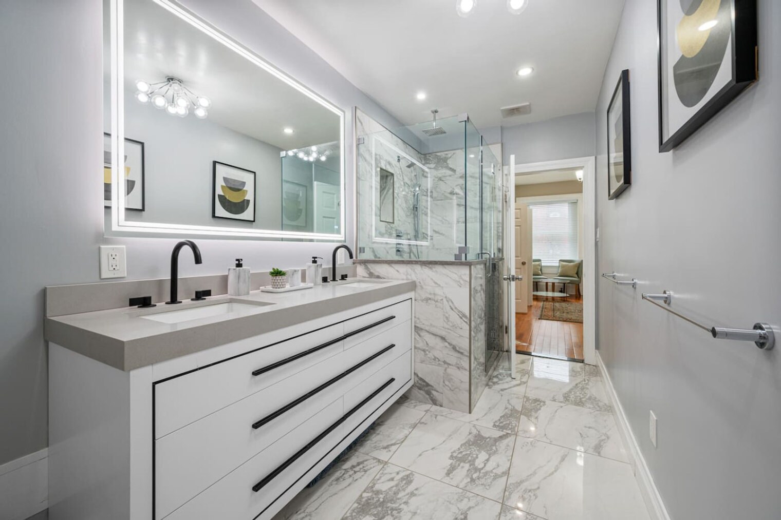 Building Photo - 215 W 138th St