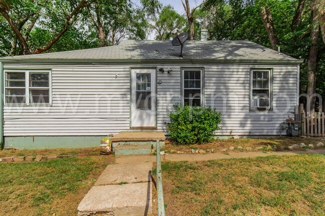Building Photo - 2 Bedroom Home | Near Offutt Air Force Base