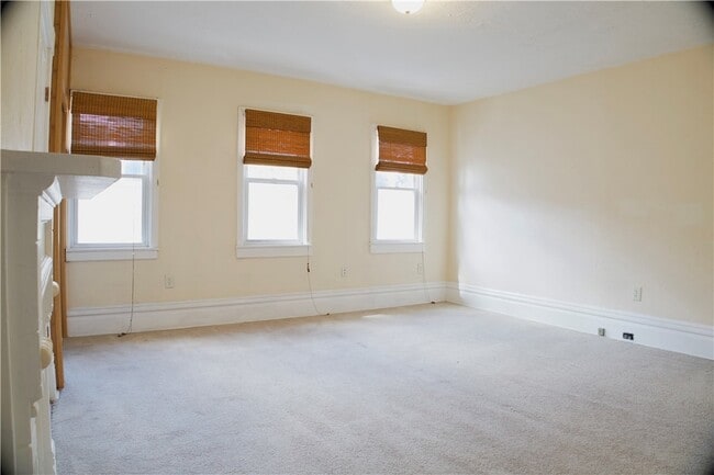 Building Photo - 23 Kosciusko Way