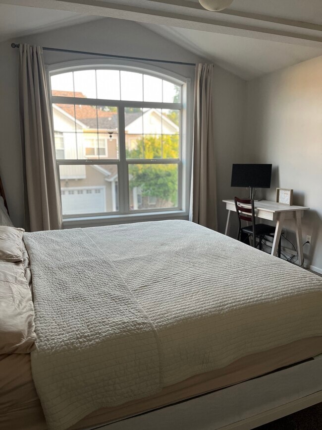 Building Photo - 5648 Winnetka Ave N