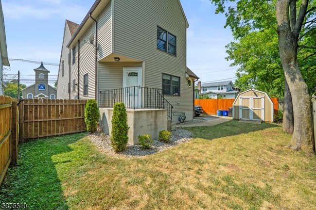 Building Photo - 40 N Middaugh St