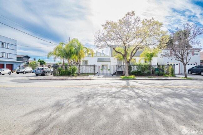 Building Photo - 6029 Macarthur Blvd