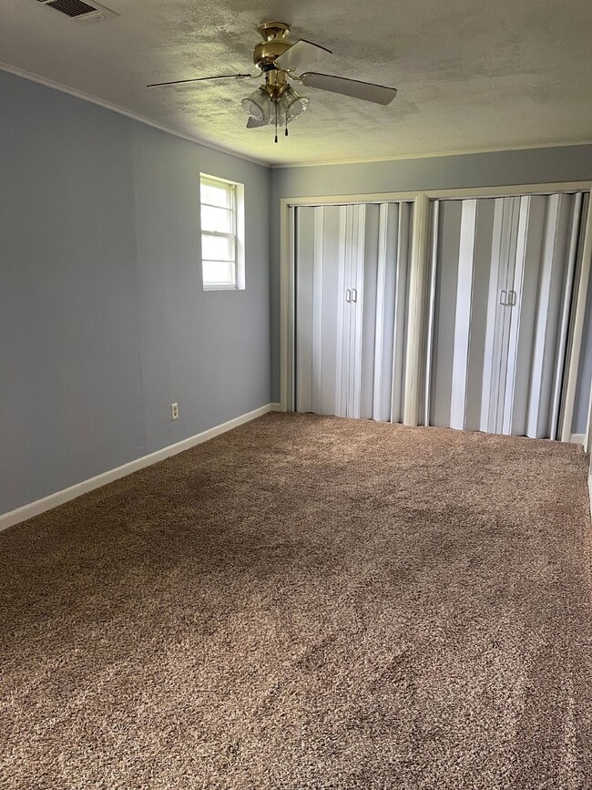 Building Photo - 1401 Brookhaven Rd