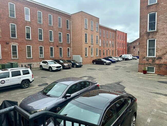 Building Photo - 325 Lafayette St