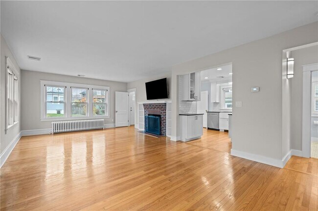 Building Photo - 36 Almy St