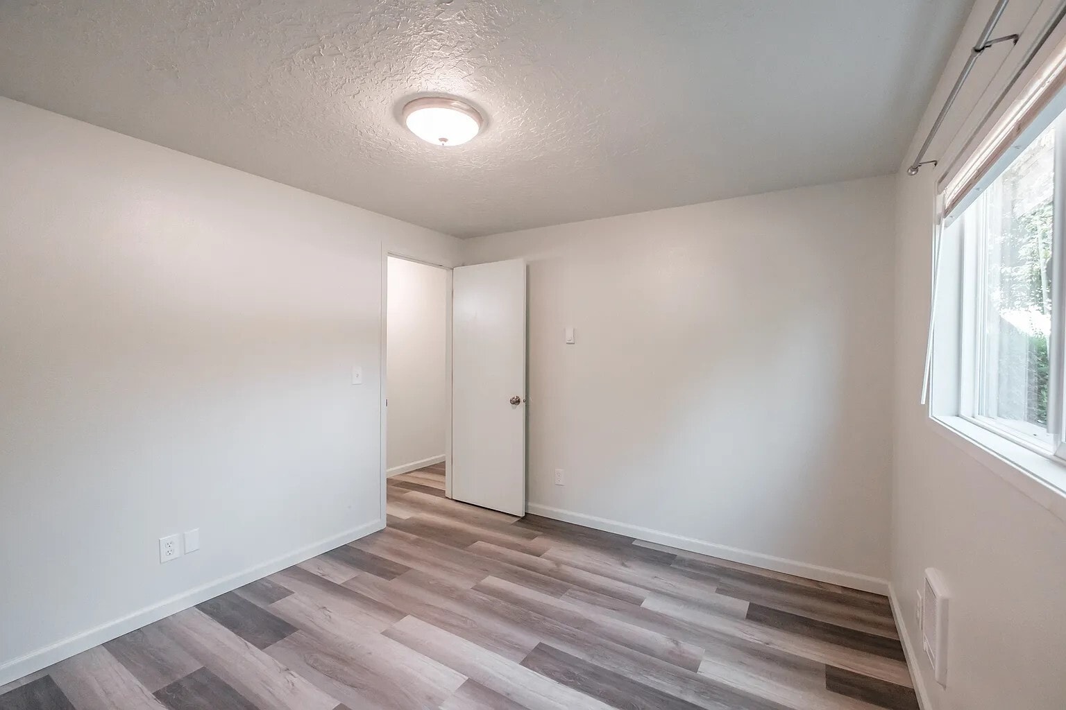 Building Photo - 3609 White Oak Ct NE