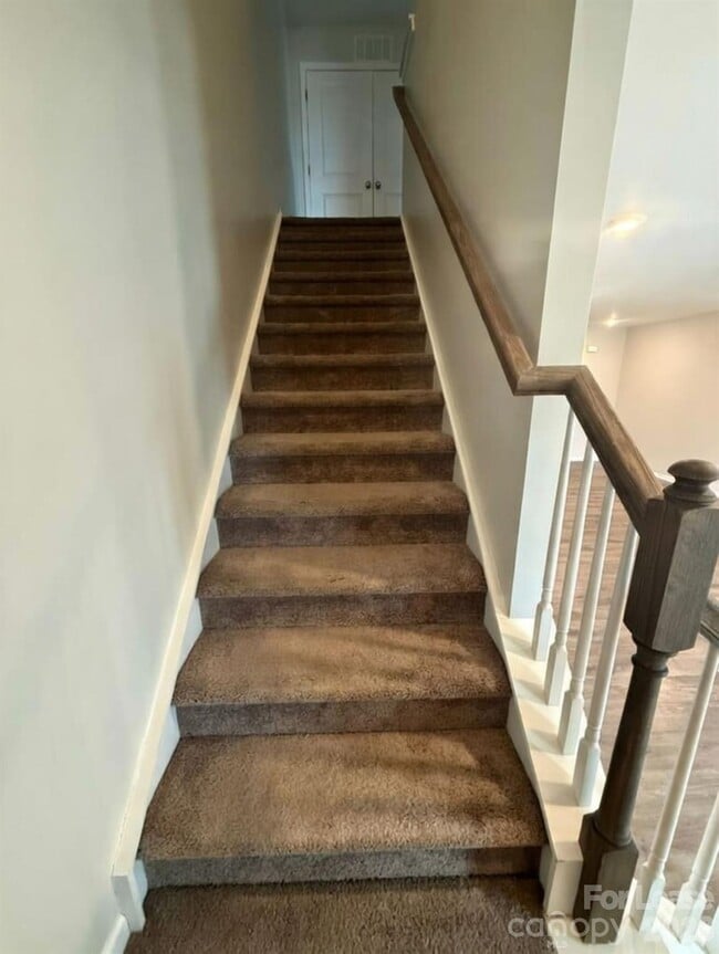 Building Photo - 5215 Maynard Hl Dr