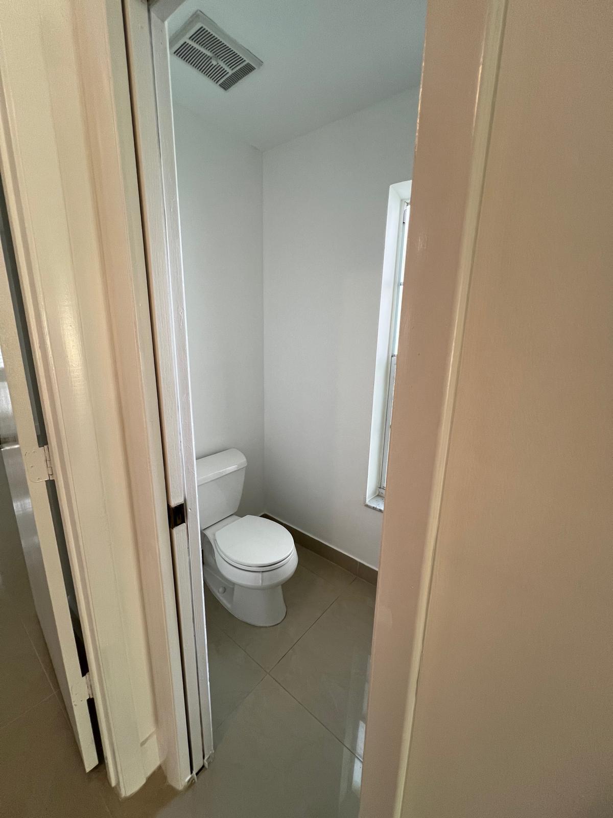 Building Photo - 1060 SW 111th Way