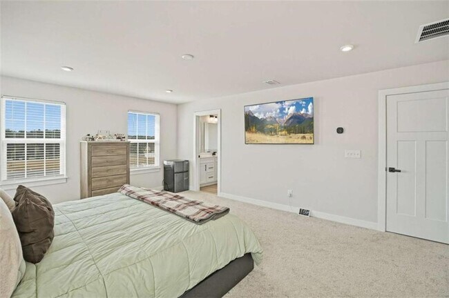 Building Photo - 305 Meuse Ln