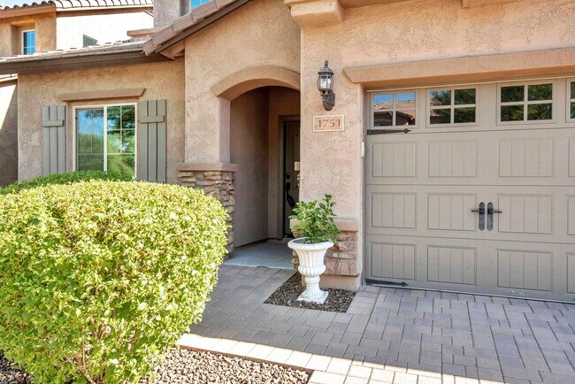 Building Photo - 1751 W Desperado Way