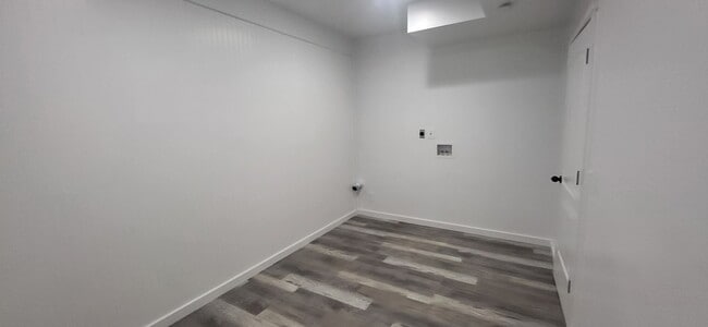 Building Photo - 393 S Cor Vw Dr